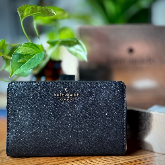 ♠️ Kate Spade Black “Glimmer Glitter” Medium Bifold Wallet